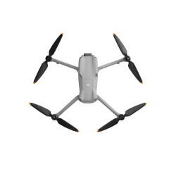 DJI Air 3 dronas su DJI RC-N2 valdymo pultu