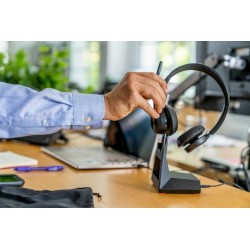 Poly Voyager 4320 MS Teams Belaidės ausinės, Bluetooth, USB-C, +BT700 dongle, +Charging Stand, Juoda