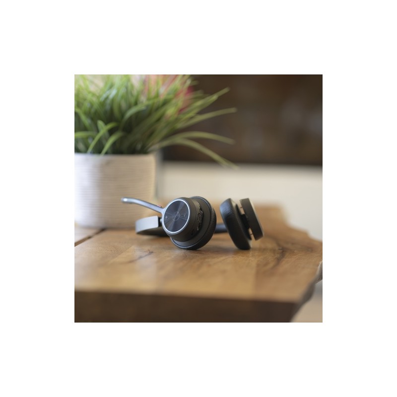 Poly Voyager 4320 UC Stereo Belaidės ausinės, Bluetooth, USB-A, +BT700 dongle,+Charging Stand, Juoda
