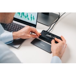 Verbatim 32174 CDS-15SSD USB-C Pro Jungčių stotelė 15 Ports, 256GB SSD, Pilka/Juoda